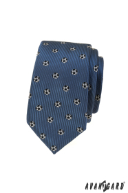 Cravată îngustă albastră cu model de minge de fotbal